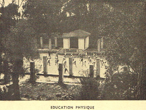 Cours d'éducation physique en 1946.